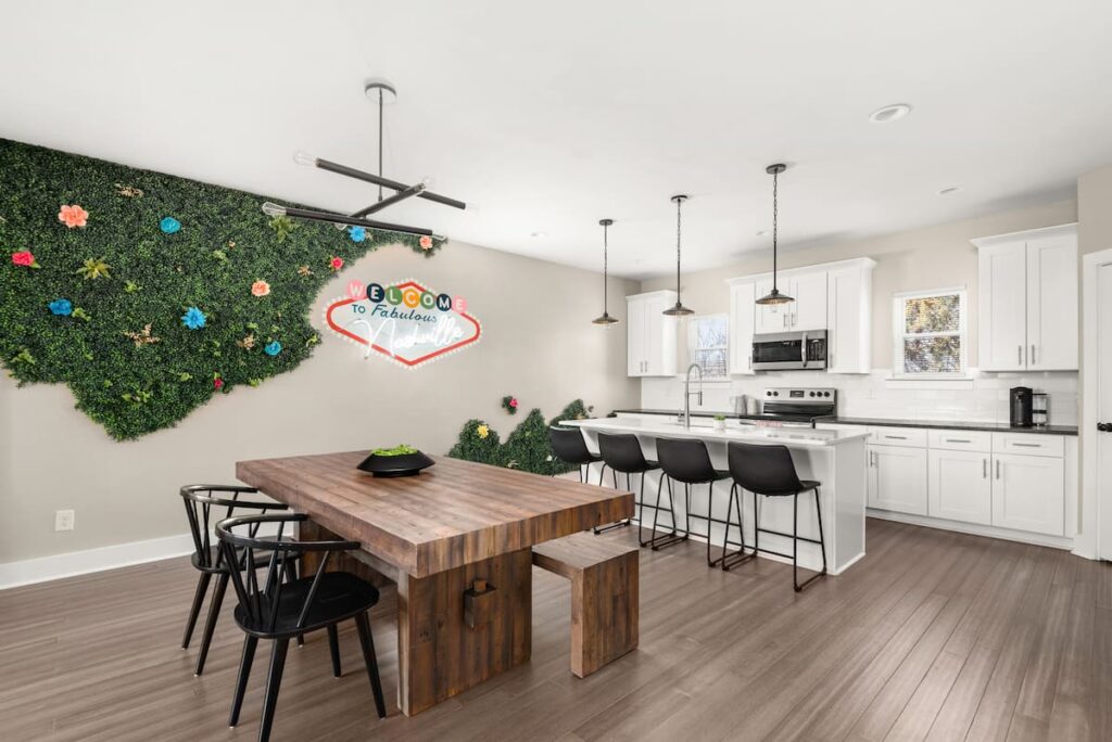 Entire home in Nashville, TN (photo 6)